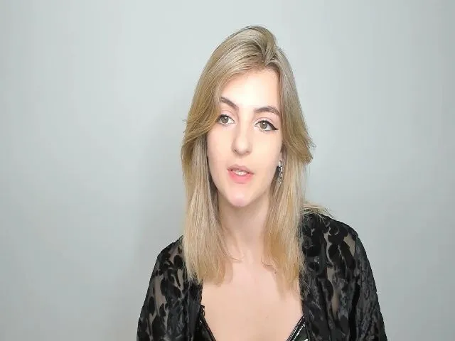 Live sex webcam photo for HelelGretta #257949825