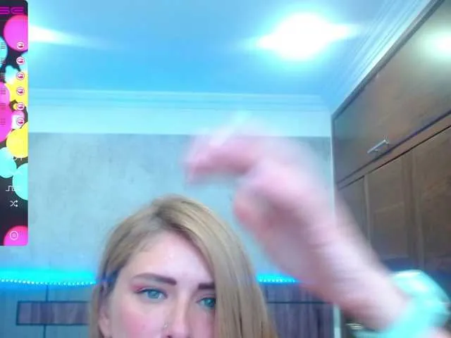 Live sex webcam photo for Geovanafranco #241431480