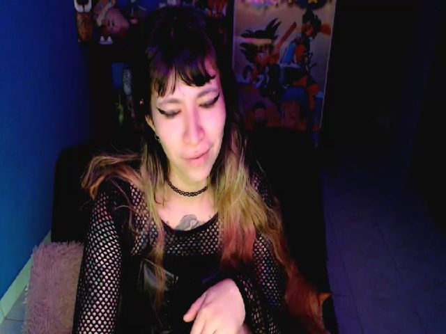 Live sex webcam photo for umaru_michae #254092306