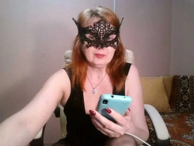 Live sex webcam photo for leeloofire #245147452