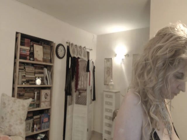 Live sex webcam photo for CHARISS #257807995