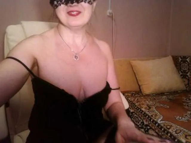 Live sex webcam photo for leeloofire #241097065