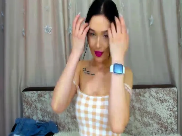 Live sex webcam photo for LinYaoKiss #254692208
