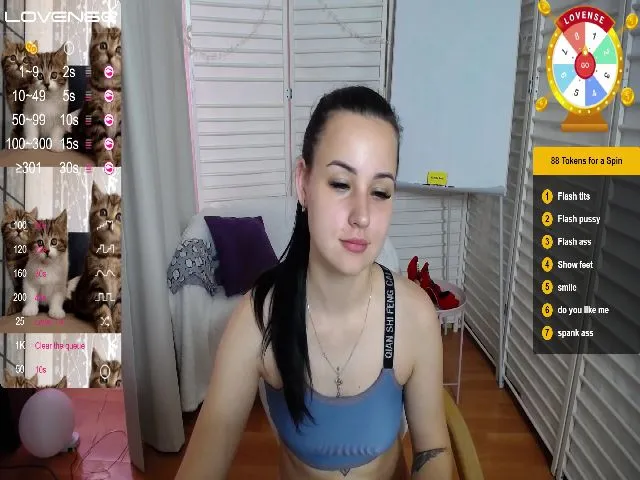 Live sex webcam photo for StayWild21 #258969341