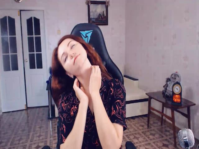 Live sex webcam photo for BettyGinger #253440262