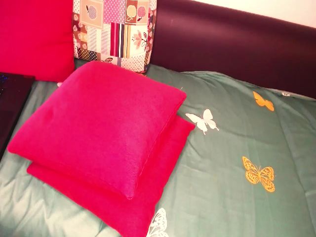 Live sex webcam photo for evellyn_eve #261593478