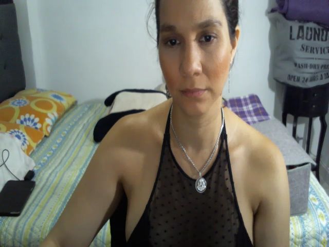 Live sex webcam photo for Sofiahenao #263431023