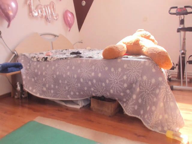 Live sex webcam photo for OhMyMiaa #252762773