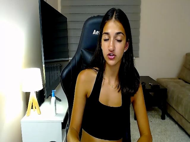 Live sex webcam photo for RockQueenB #261698753