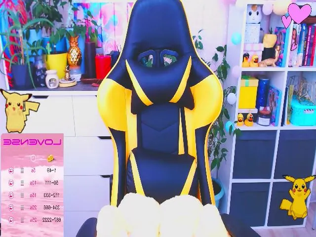 Live sex webcam photo for JinjerMoon #259911511