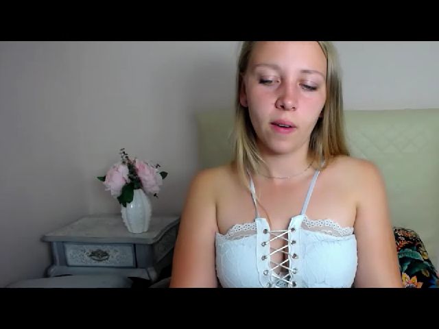 Live sex webcam photo for CorneliaYoung #263293687