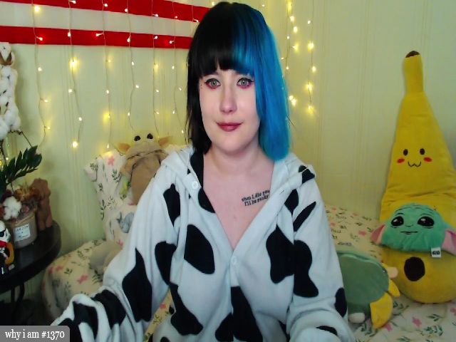 Live sex webcam photo for RoomOfGhosts #253318194