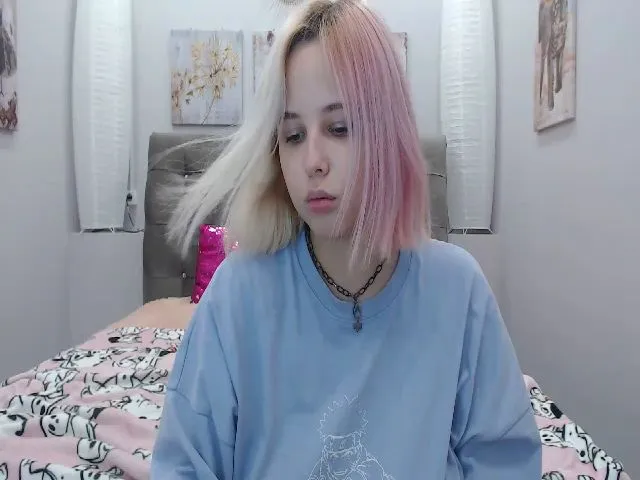 Live sex webcam photo for Helokit #255291040