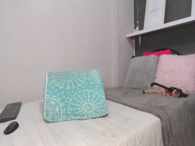 Live sex webcam photo for Amelya_rose #265565058