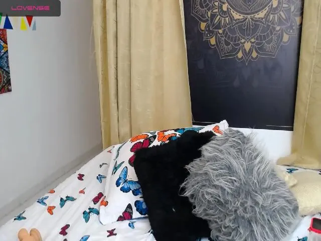 Live sex webcam photo for IndianMama #262189801
