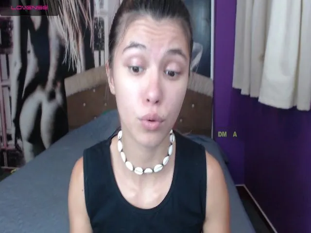 Live sex webcam photo for MisticaMissy #255482194