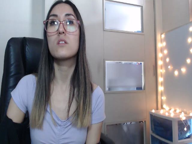 Live sex webcam photo for Ninimoon #253848336