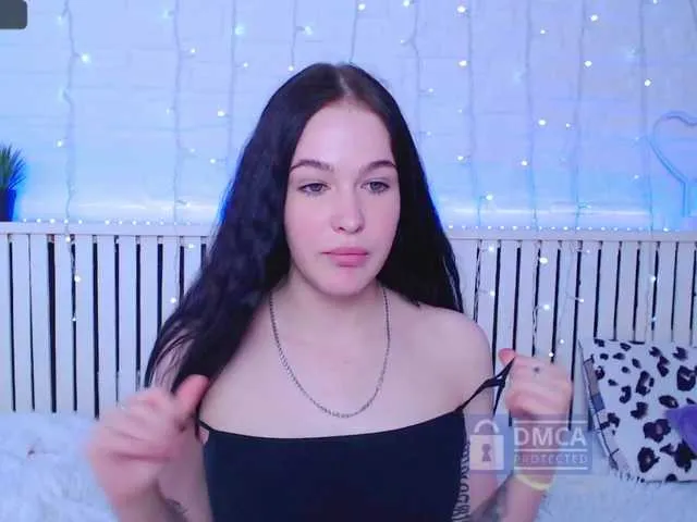 Live sex webcam photo for RavonaLod #249655849