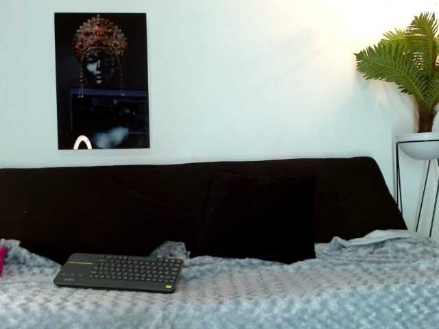 Live sex webcam photo for Karindiaz #254941858