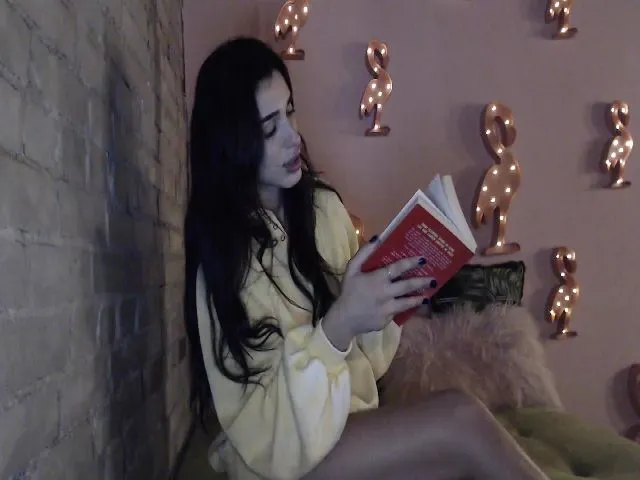 Live sex webcam photo for Itsivyblue #253989062