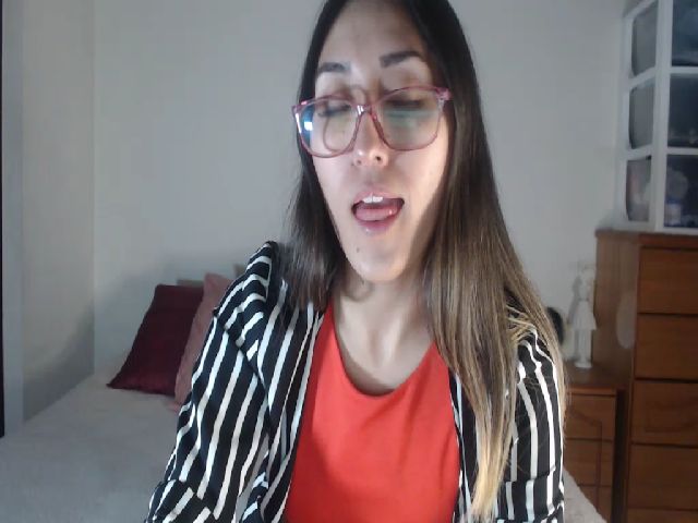 Live sex webcam photo for Ninimoon #254430644