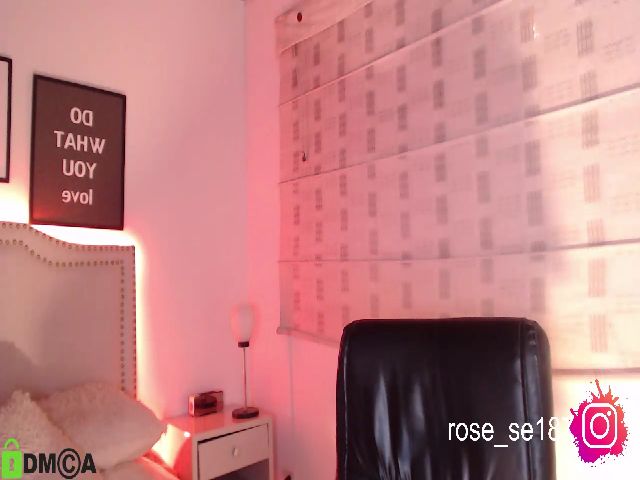 Live sex webcam photo for Rose_se #254656618