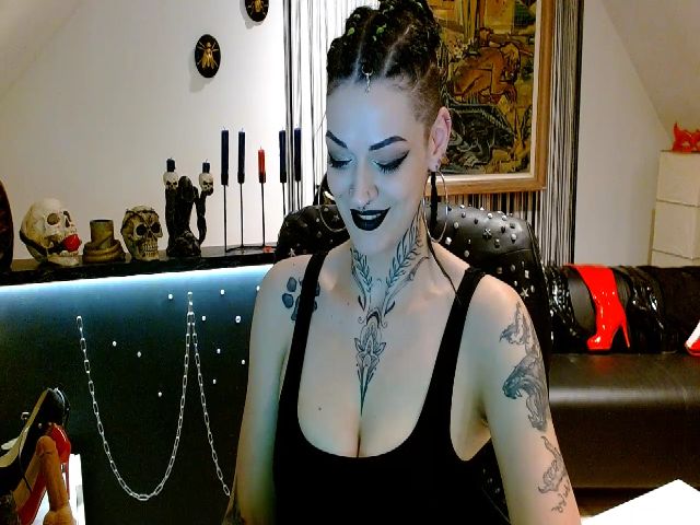 Live sex webcam photo for DaemonInk #253187354