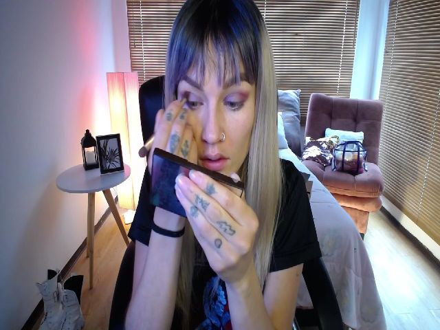 Live sex webcam photo for Kimjeniie #261379970