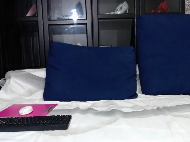 Live sex webcam photo for GlamyWife #254631206