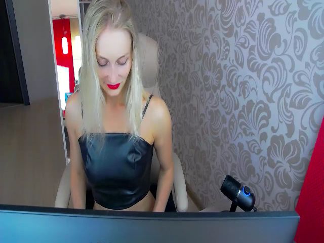 Live sex webcam photo for BlondiKatie #256677118