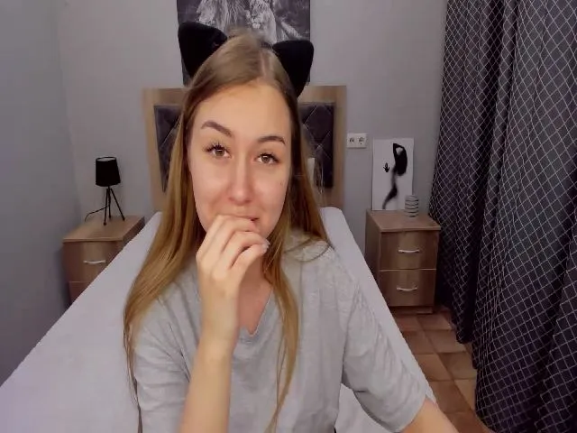 Live sex webcam photo for LorraineIce #255113084