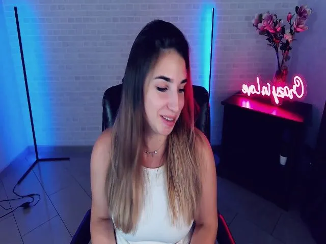 Live sex webcam photo for AnastashaGray #265596662