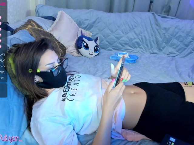 Live sex webcam photo for SinfulTyan #263389370