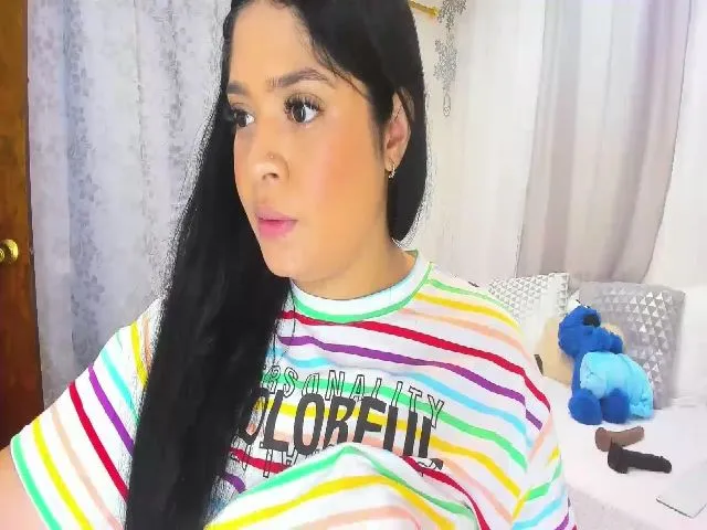 Live sex webcam photo for Emilly_harper #258743226