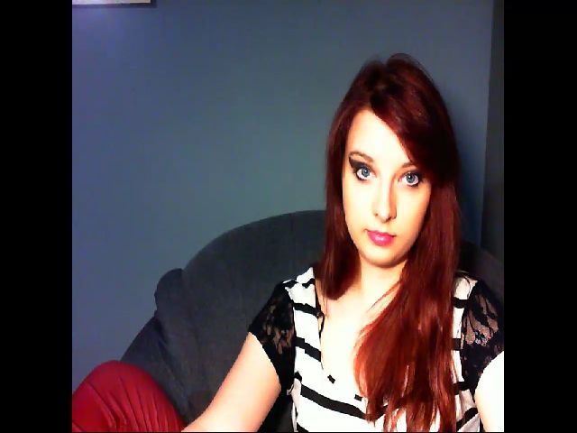 Live sex webcam photo for VirginLuna18 #255967981