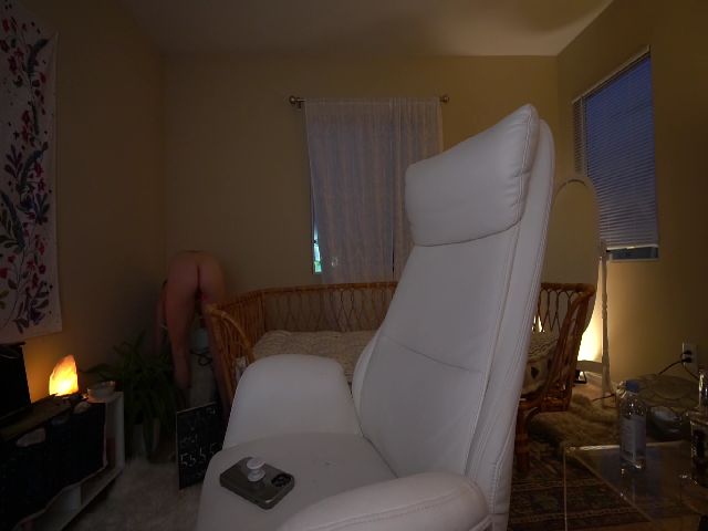 Live sex webcam photo for CaliPassion #261814978