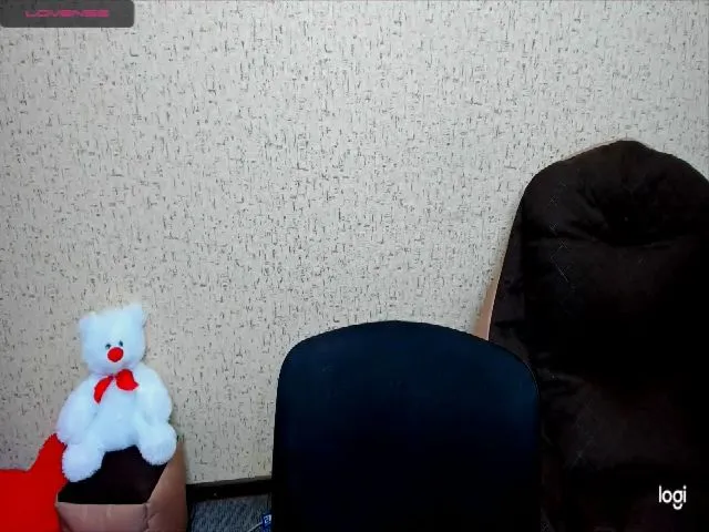 Live sex webcam photo for lilydavra #262435872