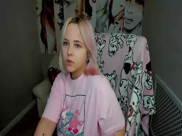 Live sex webcam photo for Helokit #259736105