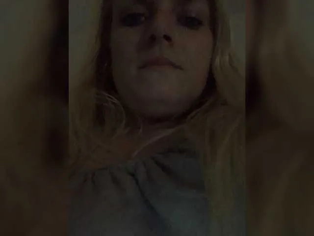 Live sex webcam photo for JadeLynn365 #261189624