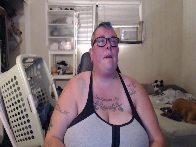 Live sex webcam photo for PunkChick420 #259807666