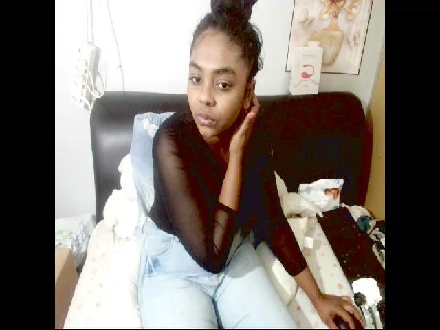 Live sex webcam photo for Indian_FireXX #261366210