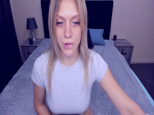 Live sex webcam photo for MeganKind #263532825