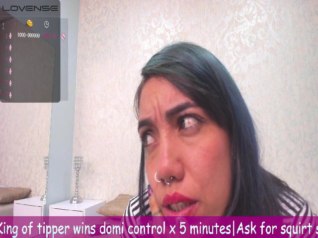 Live sex webcam photo for VioletaRoux #264183769