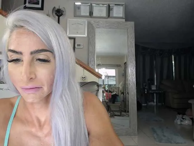 Live sex webcam photo for adrianna_fox #287953113