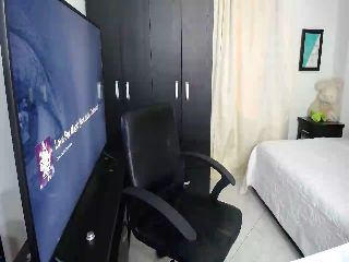 Live sex webcam photo for Mellyp_ #251755408