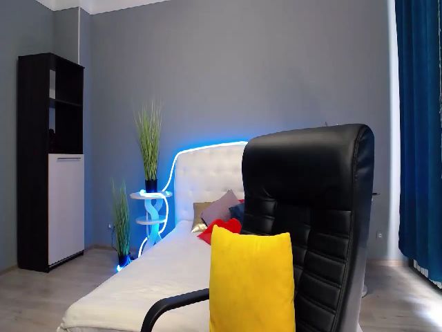 Live sex webcam photo for DinaMerritt #262983678