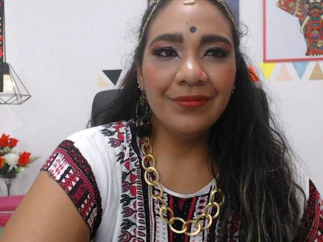 Live sex webcam photo for IndianMama #241388567