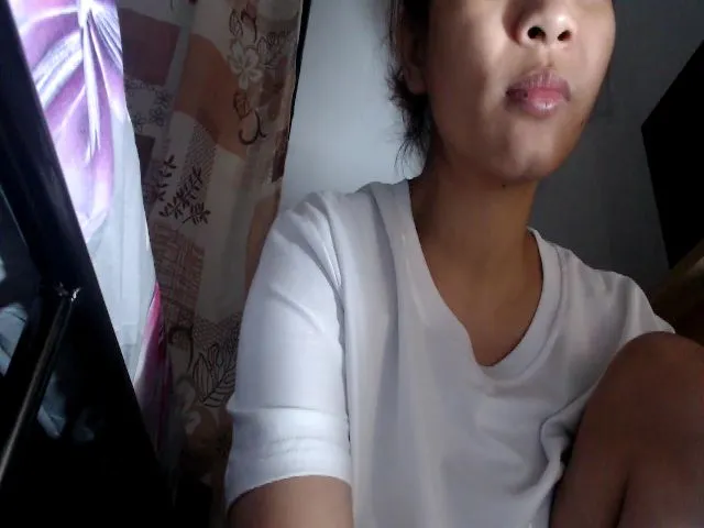 Live sex webcam photo for HotpukiLuver #256467161