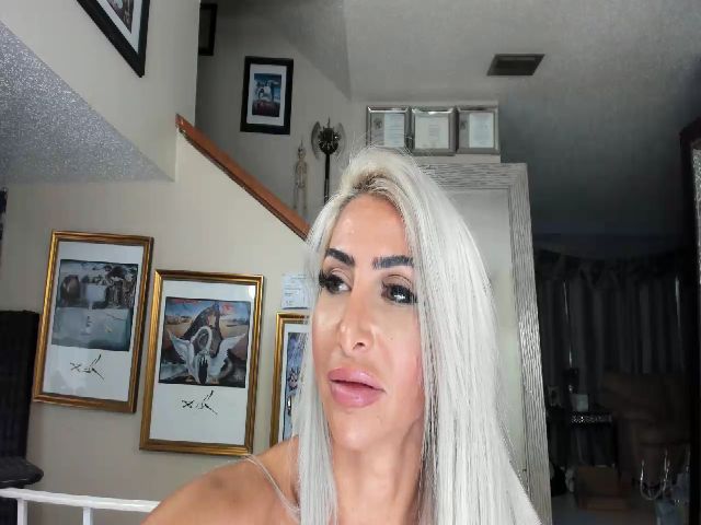 Live sex webcam photo for ADRIANA_FOX #258291046