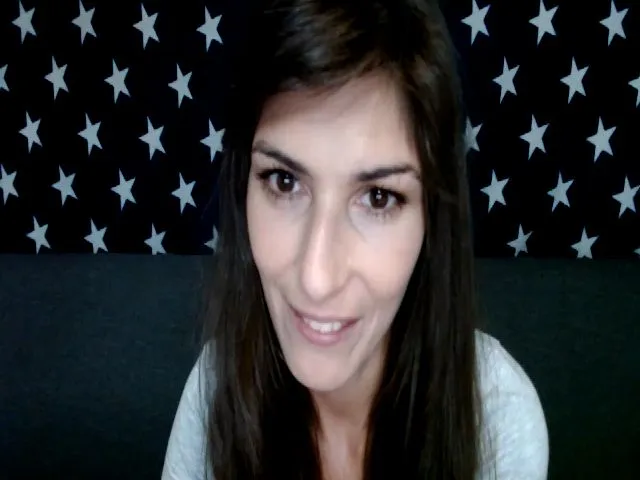 Live sex webcam photo for AnnaMFC_ #261115399